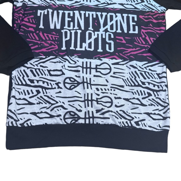 Twenty One Pilots Women MEDIUM Sweatshirt Long Sleeve  Crewneck Light Weight NEW - Picture 4 of 8